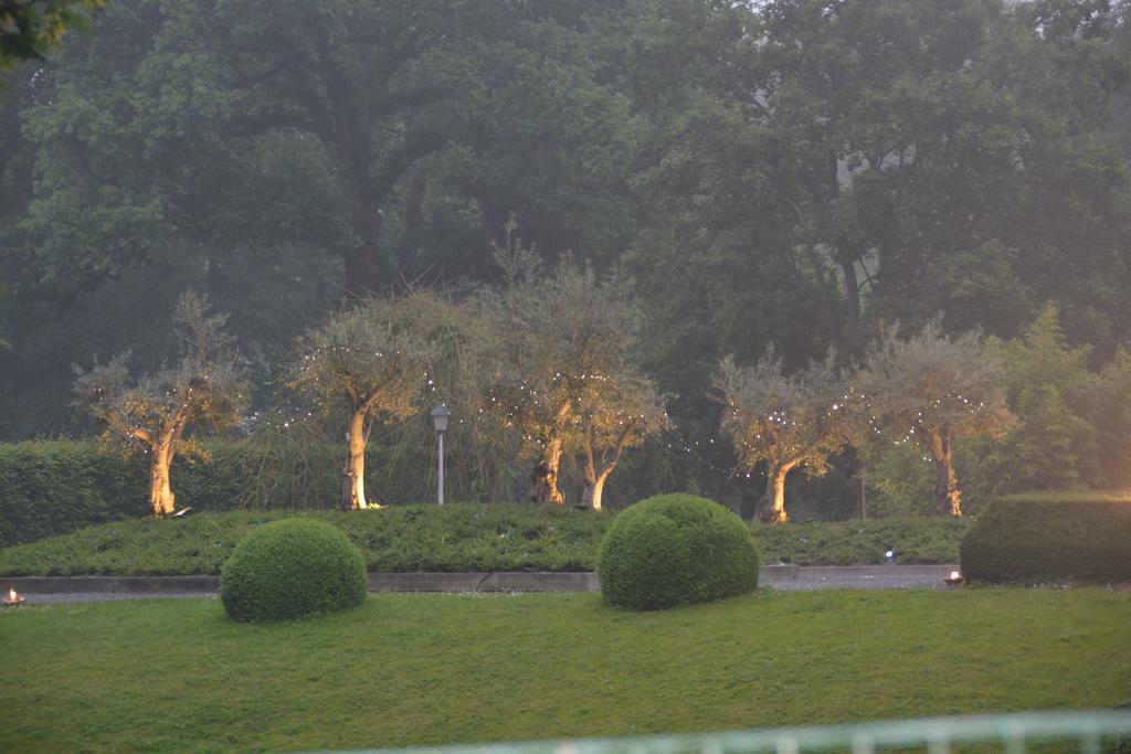 Haras Des Chartreux Hotel Estaimbourg Exterior foto