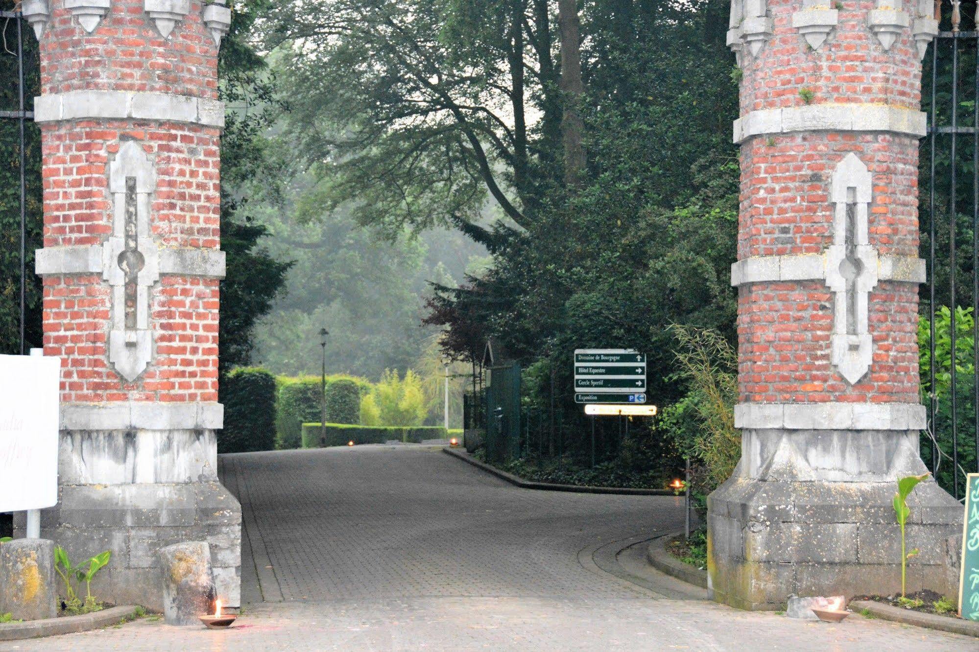 Haras Des Chartreux Hotel Estaimbourg Exterior foto